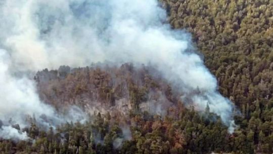 Por los incendios forestales, cierran varios senderos del Parque Nacional Nahuel Huapi