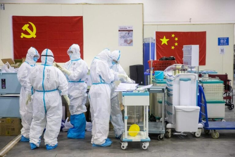 China está en estado de emergencia: múltiples virus desbordan hospitales y crematorios