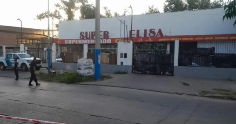 Una amenaza previa y 14 disparos: asesinaron al dueño de un supermercado chino en Moreno
