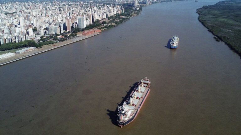 Hidrovía: el Gobierno dio de baja la licitación para investigar a la empresa que se presentó