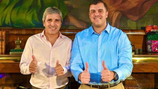 Luis Caputo les contestó a quienes hablaron de su renuncia: «Están enloquecidos»