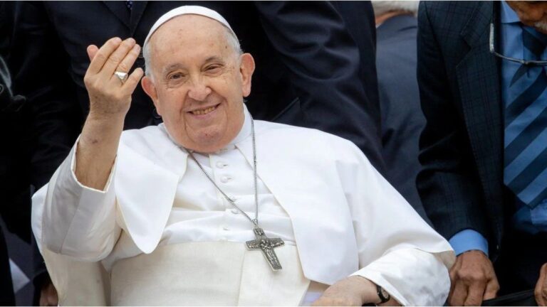 El mensaje del papa Francisco por su salud: «Les pido que recen por mí»
