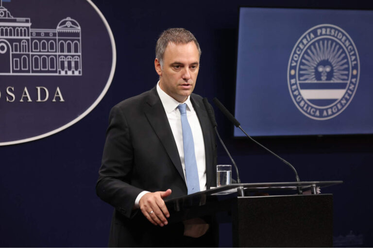 El Gobierno desmintió las mentiras del kirchnerismo sobre la bandera de Malvinas