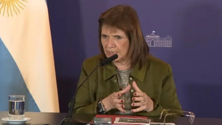 La ministra Patricia Bullrich anunció un proyecto de ley «antibarras»