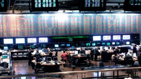 Esperando la letra chica del acuerdo con el FMI, el Merval trepó hasta 6,5%