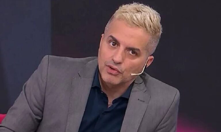 Ángel de Brito contó en su programa cuáles fueron los dos famosos que se agarraron a trompadas