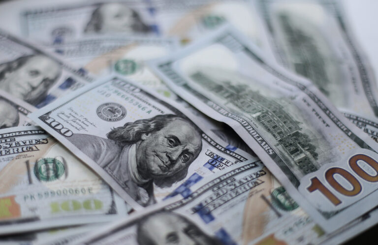 La vuelta del dólar puré