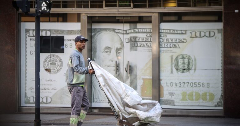 «No se puede tener un dólar por el cual la Argentina termina importando asado»