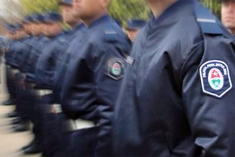 Tres agentes fueron pasados a disponibilidad