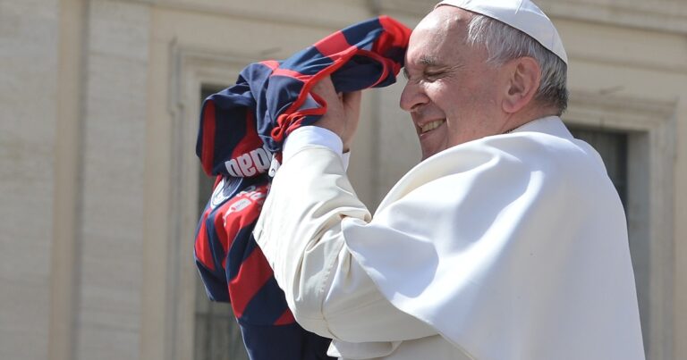El Papa Cuervo: el costado futbolero de Francisco