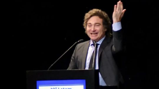 Javier Milei se mete en la campaña bonaerense: cerrará un acto libertario en La Plata