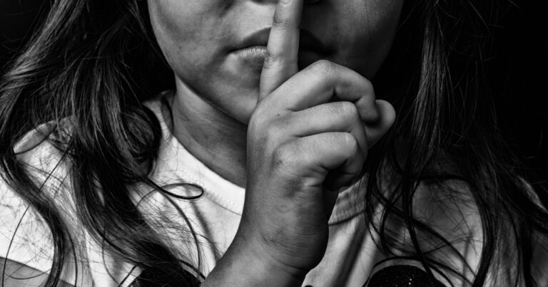 Callate o se te pudre todo: la historia del maestro rural que abusó de su sobrina de 4 años