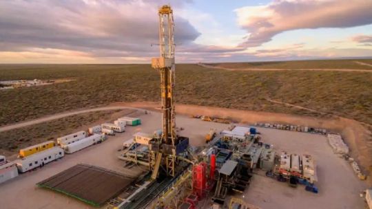 YPF concretó la compra de activos clave de Total en Vaca Muerta y refuerza su liderazgo en la región