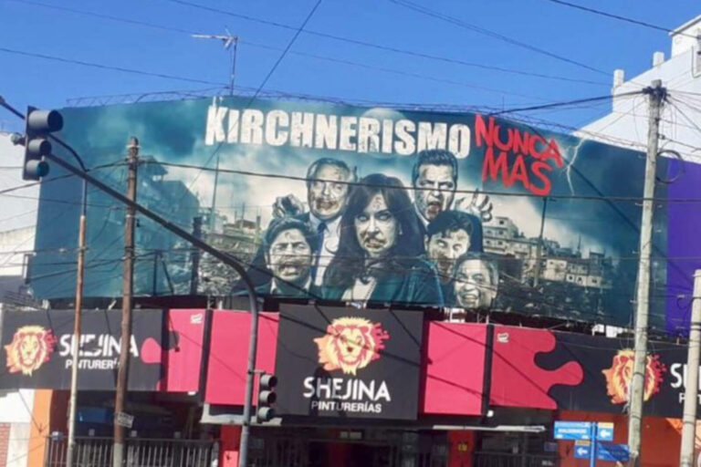 Militantes K amenazaron a un hombre en Tres de Febrero por el carteldeNUNCAMÁS