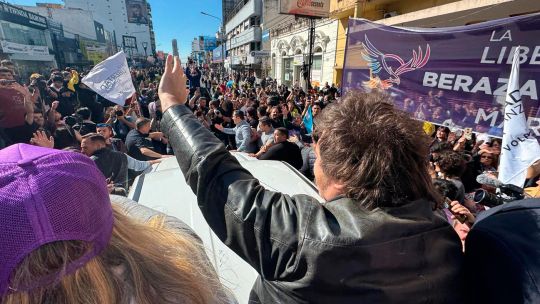 Detuvieron a dos personas durante el ataque a la caravana de Milei en Lomas de Zamora