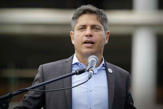 Kicillof trató de «payaso» a Milei y aseguró que Karina no es «El Jefe»