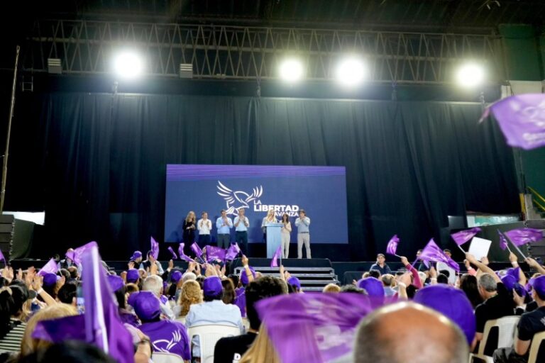 En medio del escándalo de las coimas, Karina lanzó la campaña nacional con Martín Menem