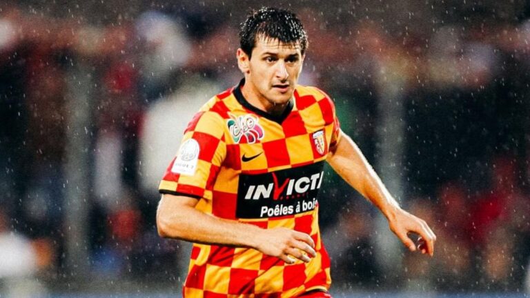 El fútbol de luto: la figura internacional que disputaba un partido de veteranos y murió de un doble infarto