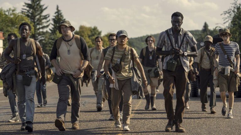 Llega a los cines «Camina o muere» («The Long Walk»): Francis Lawrence ofrece una nueva distopia basada en una novela de Stephen King