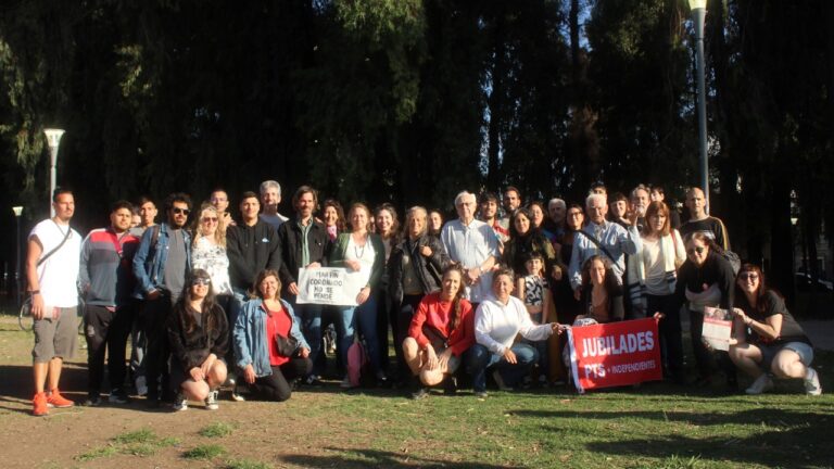 Nicolás del Caño se reunió con vecinos de Tres de Febrero en defensa de los espacios verdes