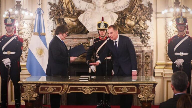 Javier Milei le tomó juramento a Diego Santilli como nuevo ministro del Interior