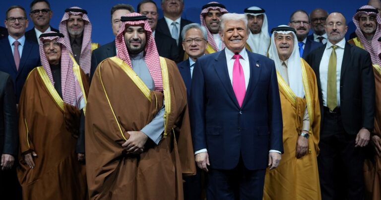 Mapa de la región del Golfo Pérsico con banderas de países involucrados