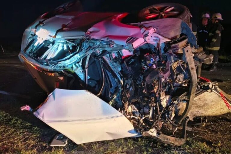 Accidente de tránsito en la Ruta Nacional 5, jurisdicción de Nueve de Julio, con vehículos siniestrados.